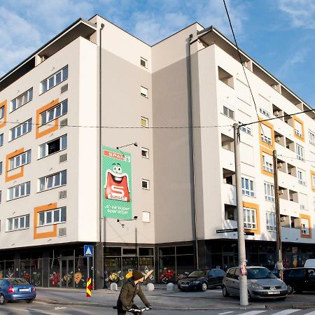 Flexible Selfcheckins 9 - Zagreb - Garage - Electric Vehicle Ccharger - Loggia - New - Apartments Repinc 9 Dış mekan fotoğraf