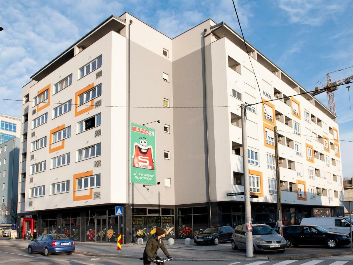 Flexible Selfcheckins 9 - Zagreb - Garage - Electric Vehicle Ccharger - Loggia - New - Apartments Repinc 9 Dış mekan fotoğraf